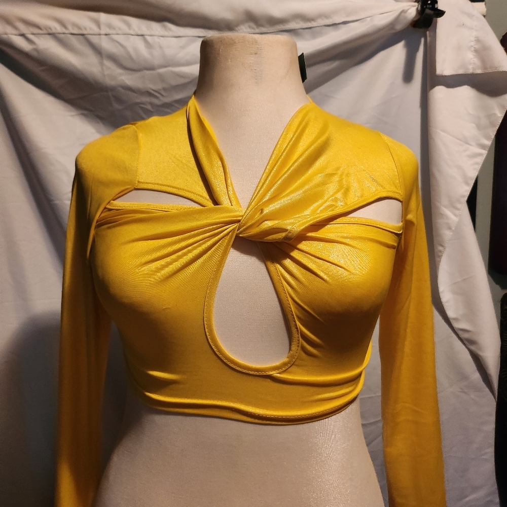 Metallic yellow crop keyhole top